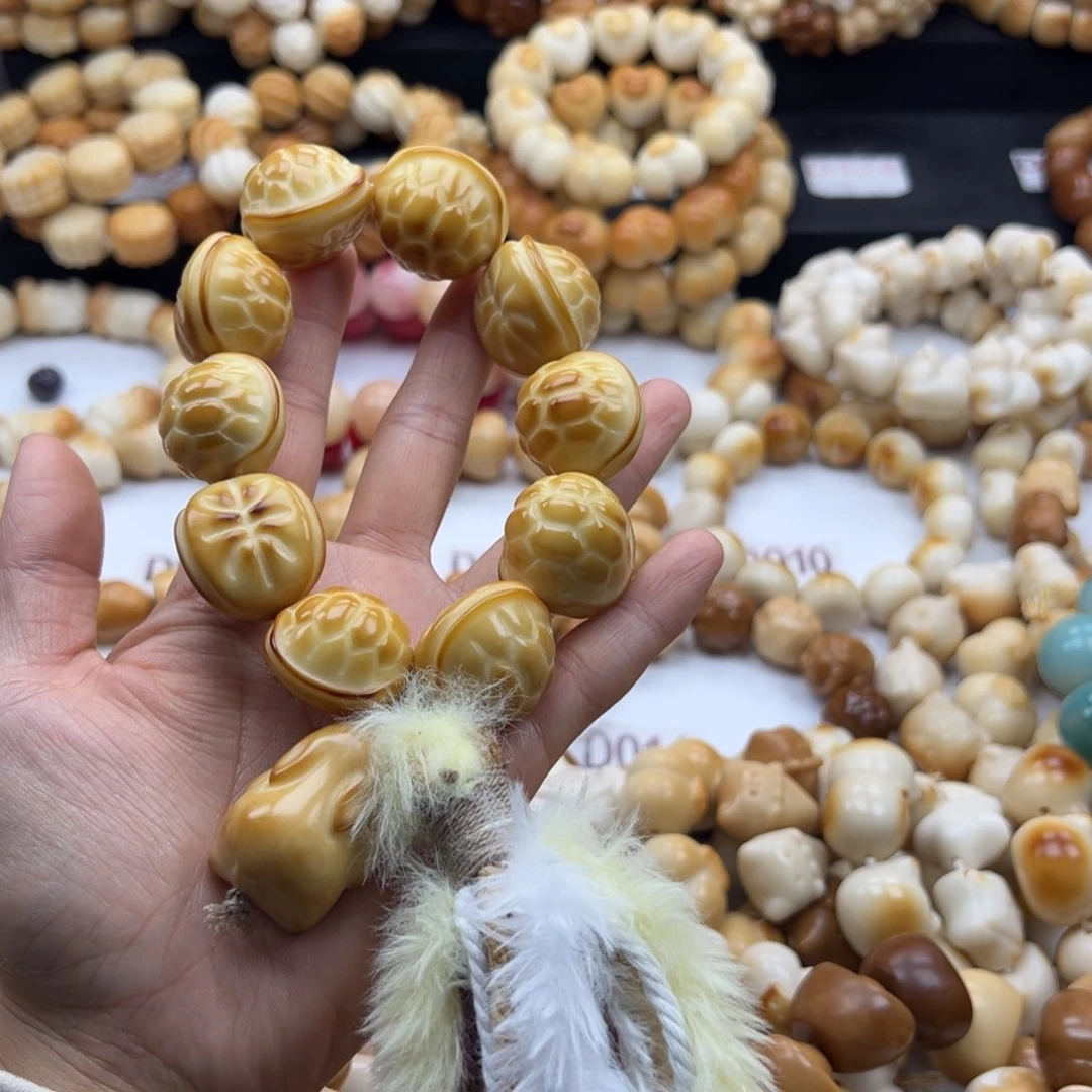 吊坠白玉菩提龟兔赛跑