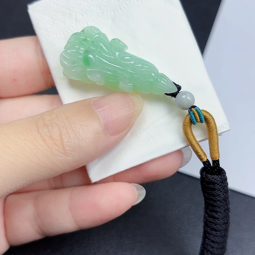 翡翠颈饰未镶嵌吊坠