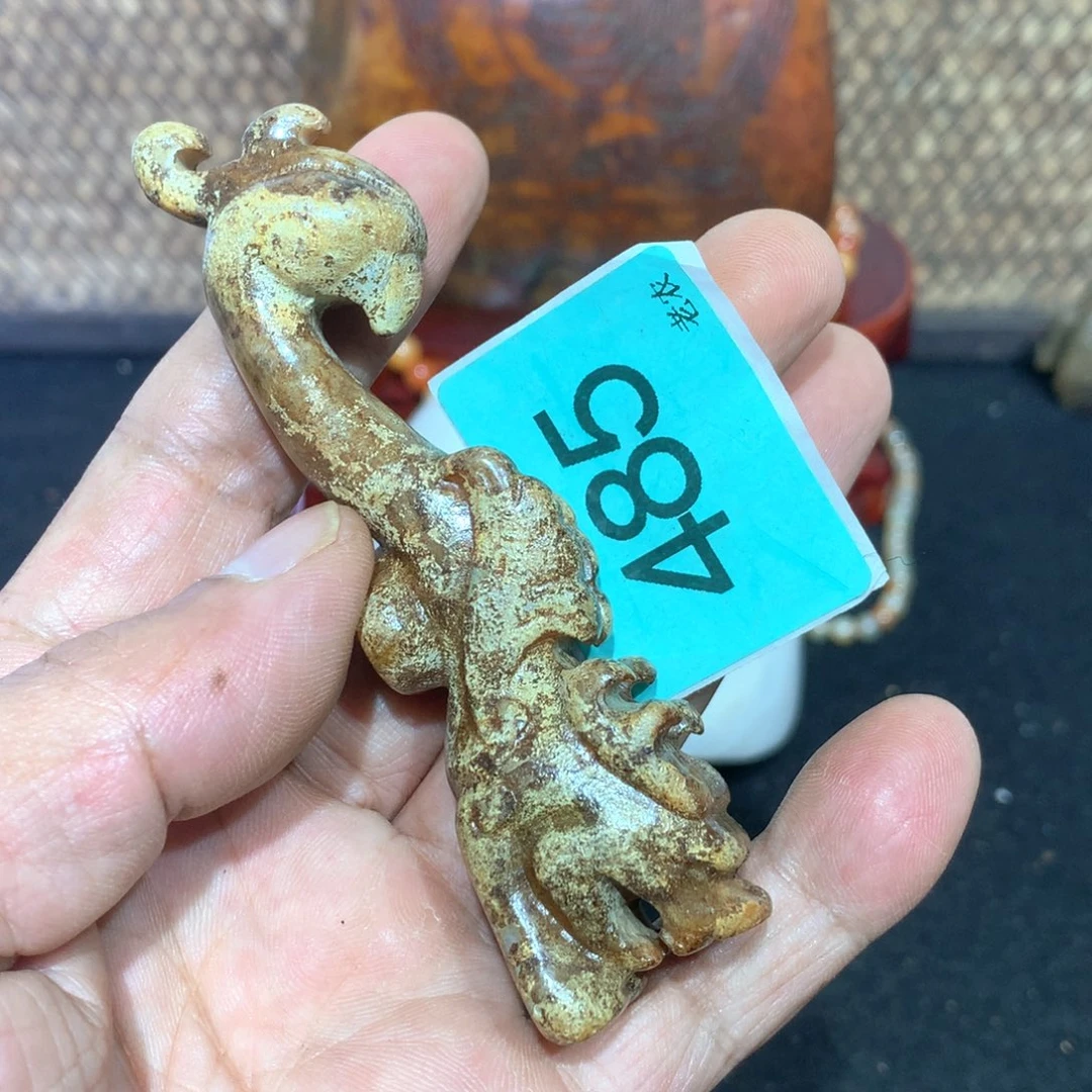 透闪石-蛇纹石玉未镶嵌颈饰