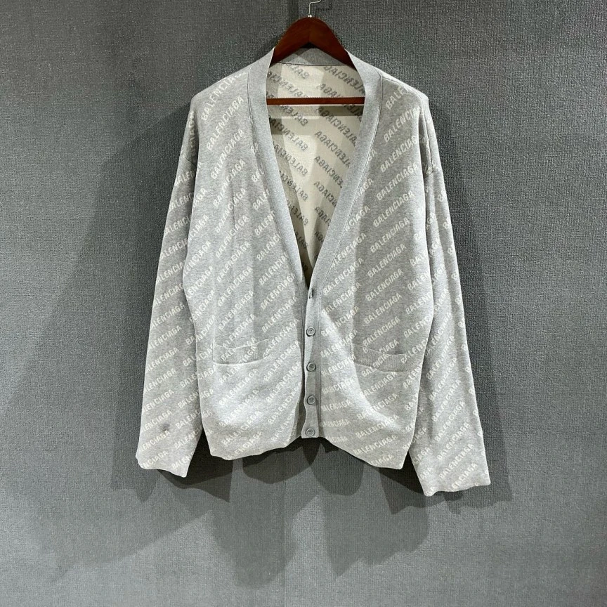 99新 Balenciaga/巴黎世家 （pm）满印弹幕开衫毛衣 4码/0861