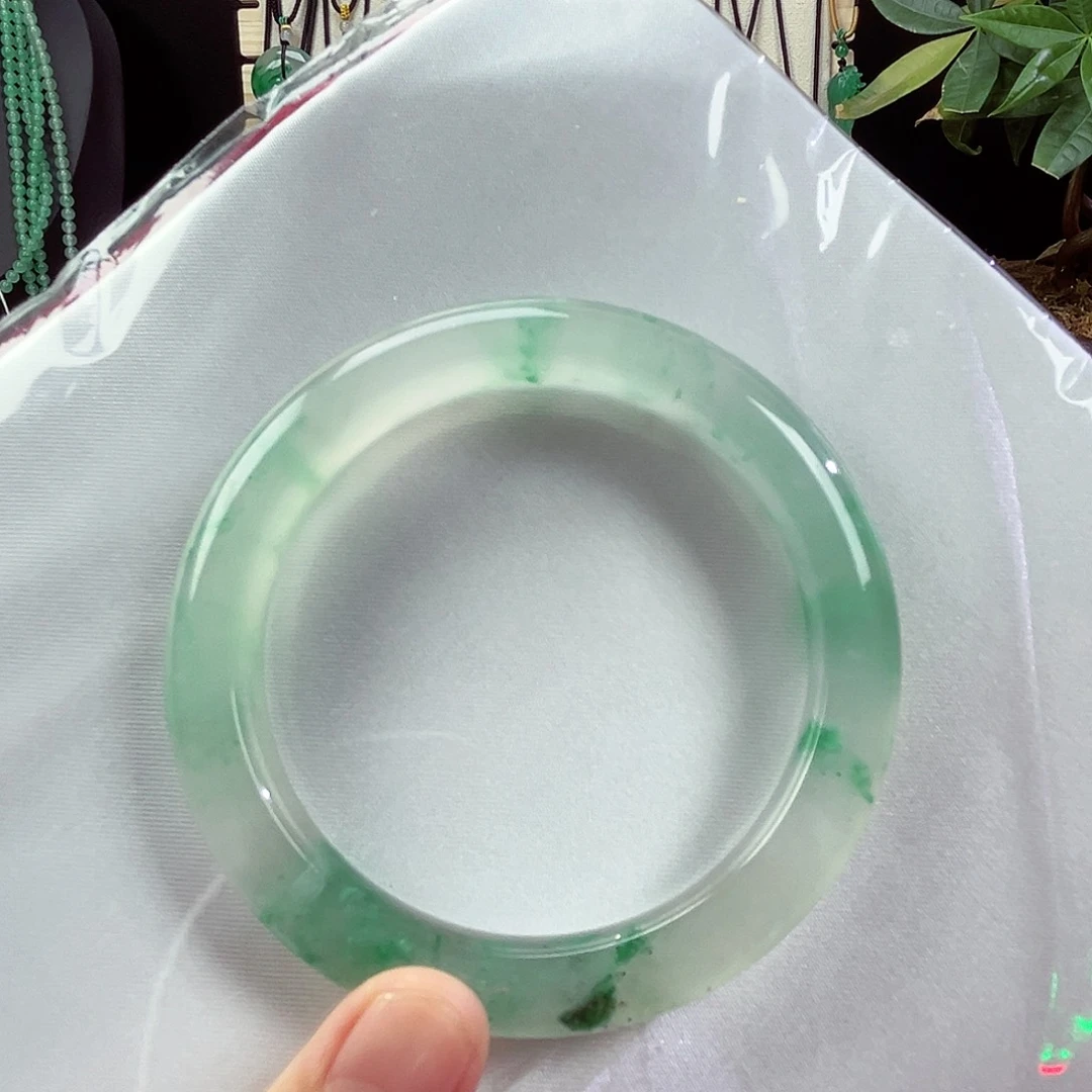 未镶嵌手镯石英质玉57.2