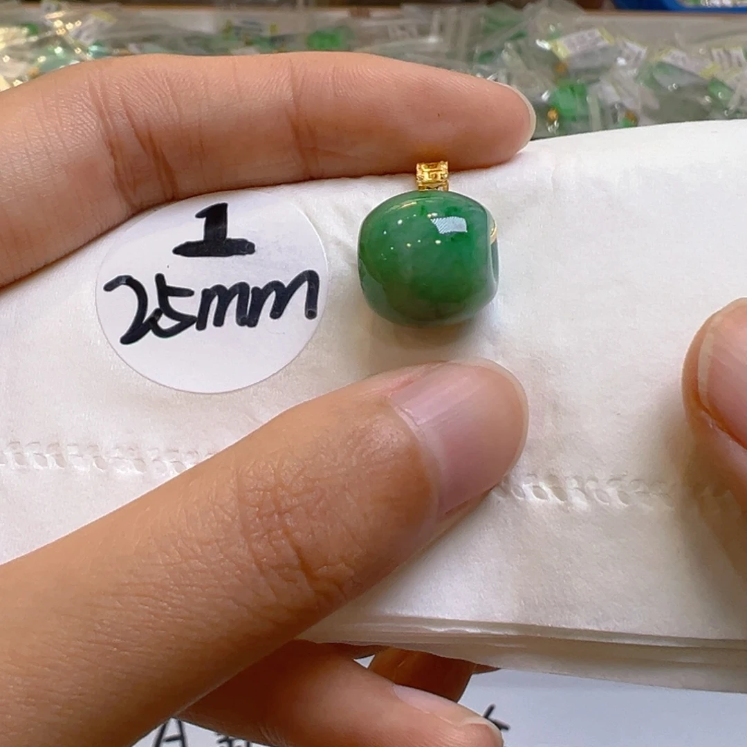 吊坠(不含链)18K金镶嵌翡翠