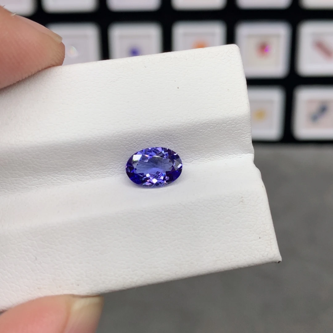 坦桑石裸石未镶嵌1.32克拉