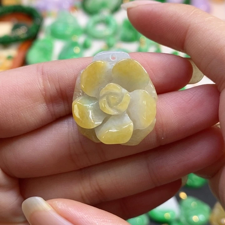 颈饰未镶嵌翡翠吊坠