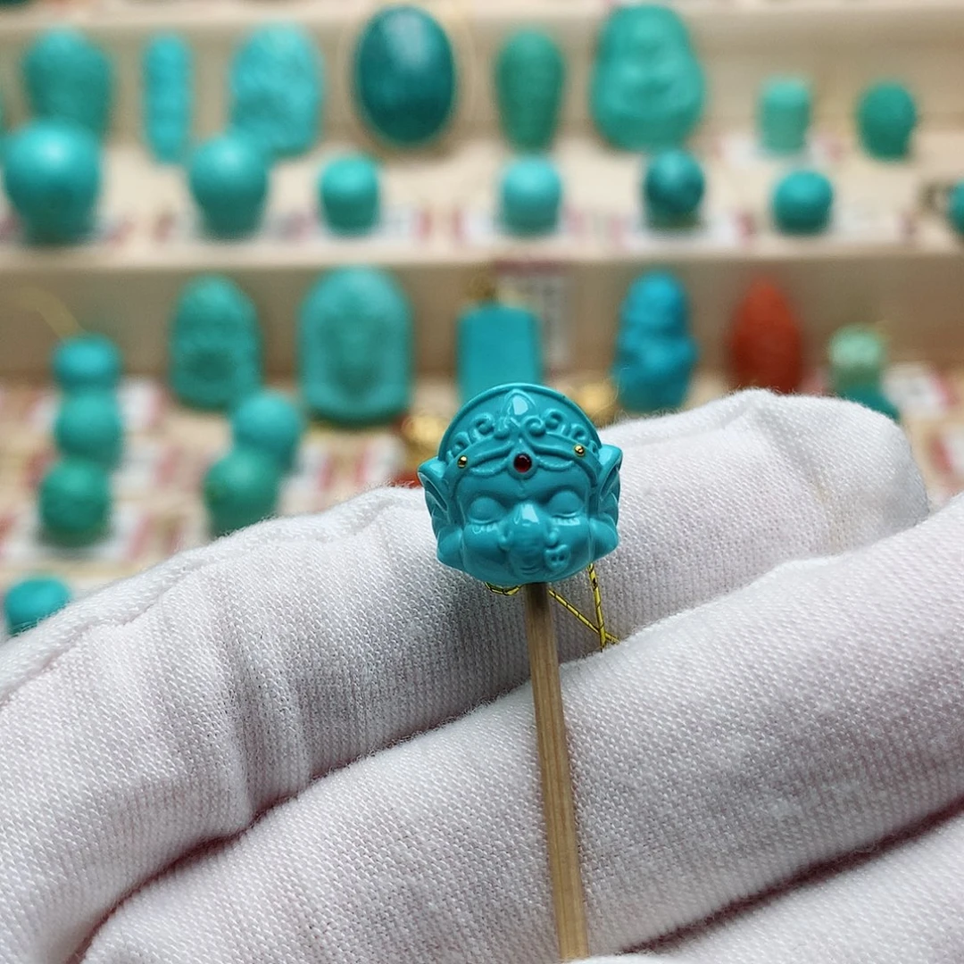 绿松石配饰未镶嵌