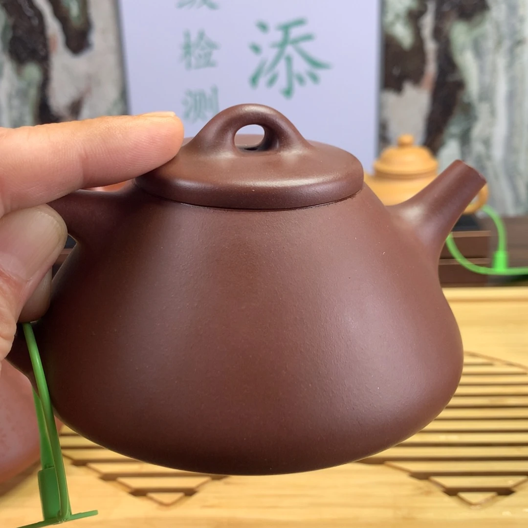红泥茶壶春****兹一壶一检