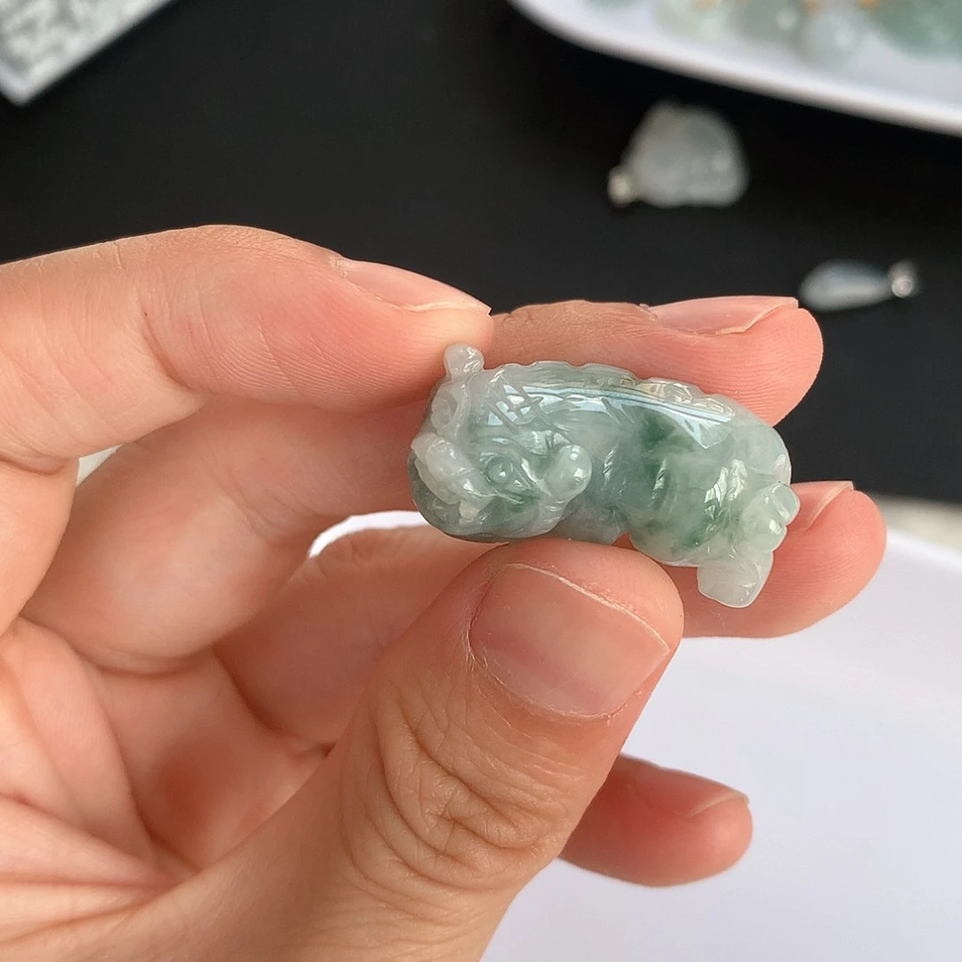 颈饰未镶嵌翡翠虎