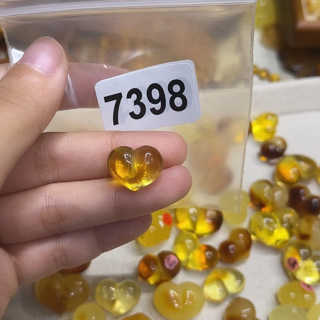 小***）琥珀未镶嵌珠宝奇石