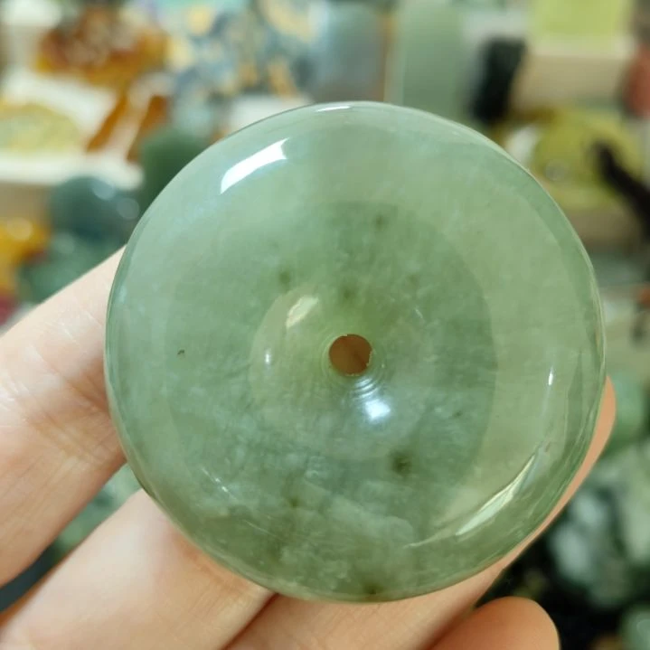 岫玉未镶嵌平安扣