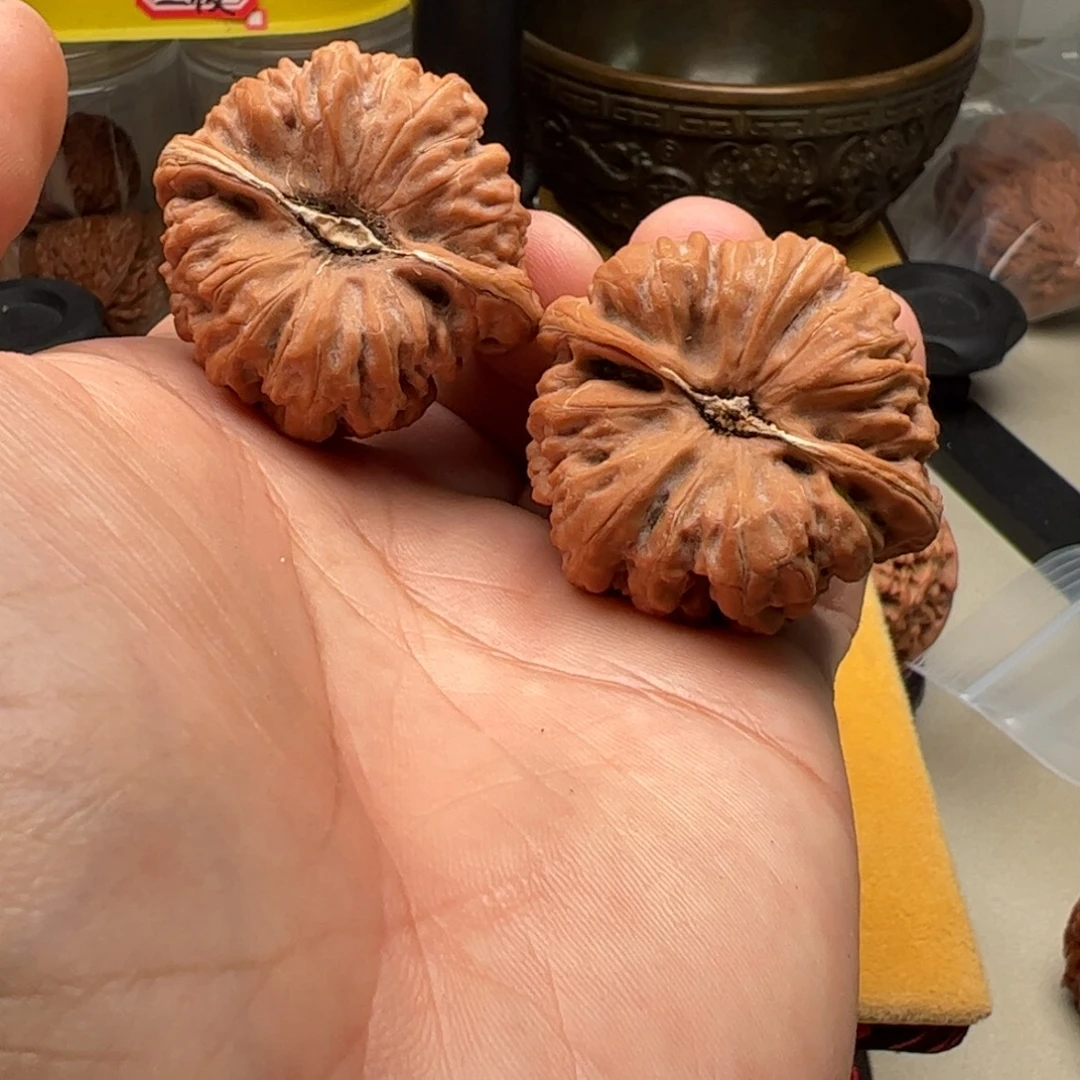 用***8吊坠文玩核桃凹底马蹄40