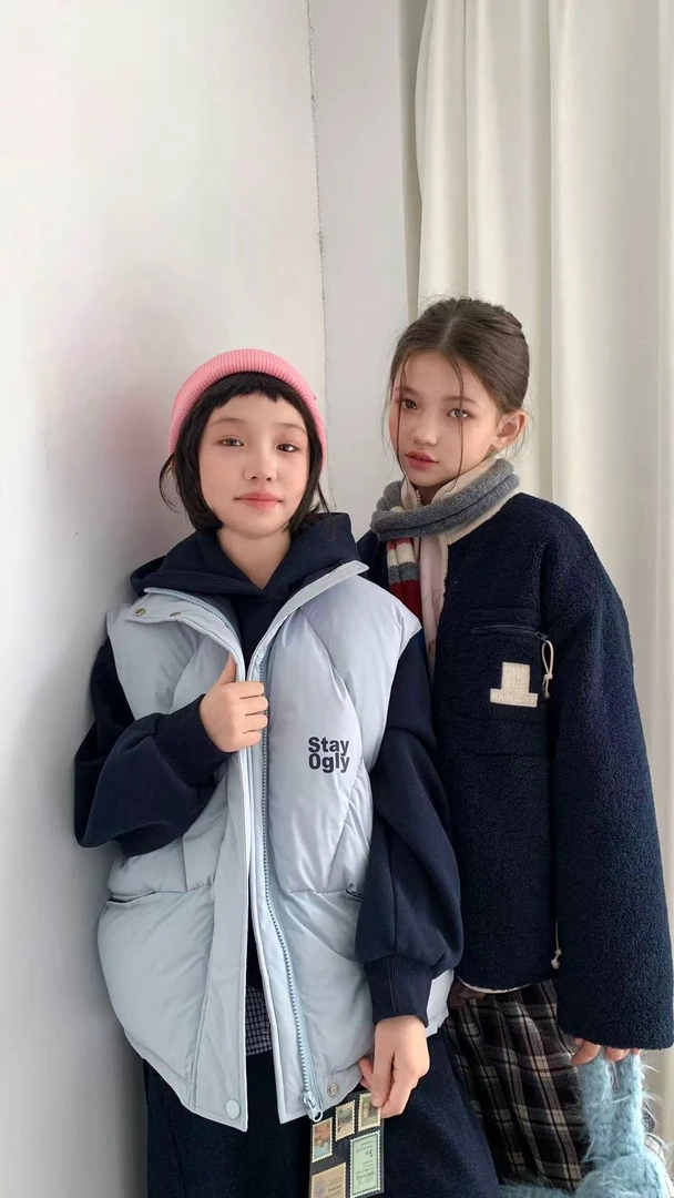 男女休闲风儿童卡通动漫薄款马甲加厚女童韩版外套