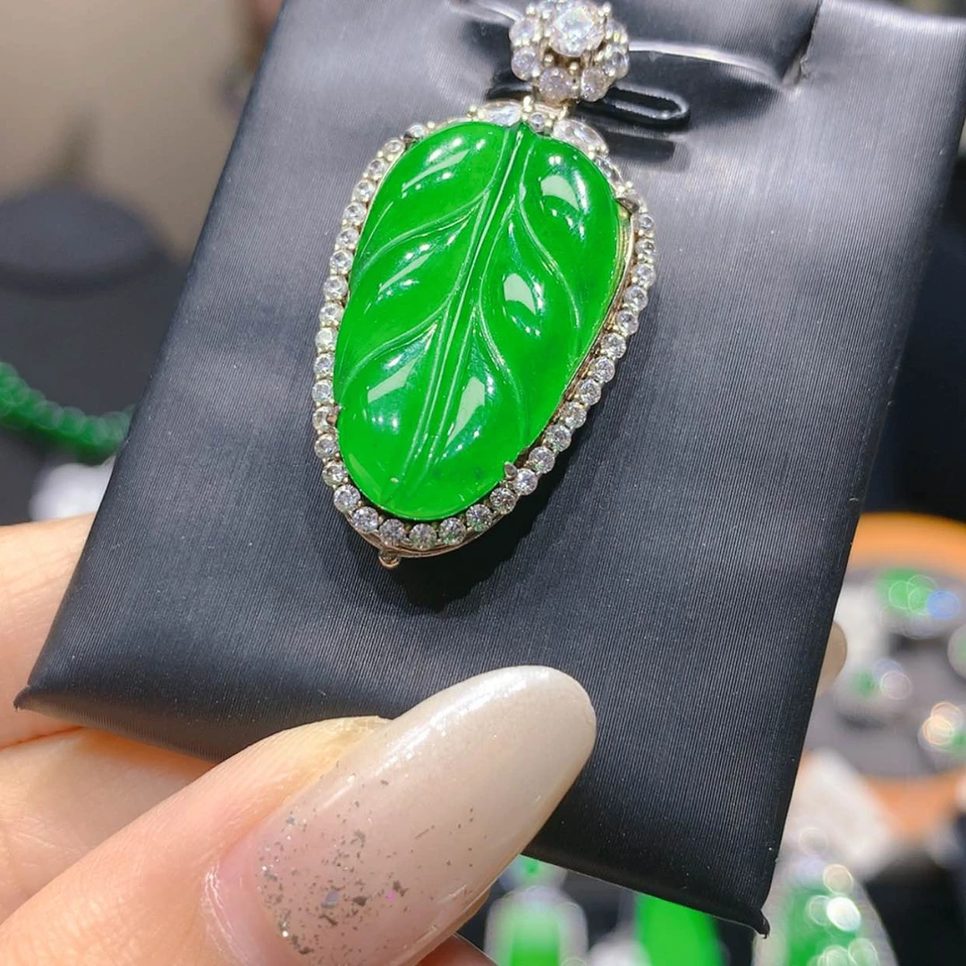 【闪购商品】颈饰银S925镶嵌翡翠6柒姐