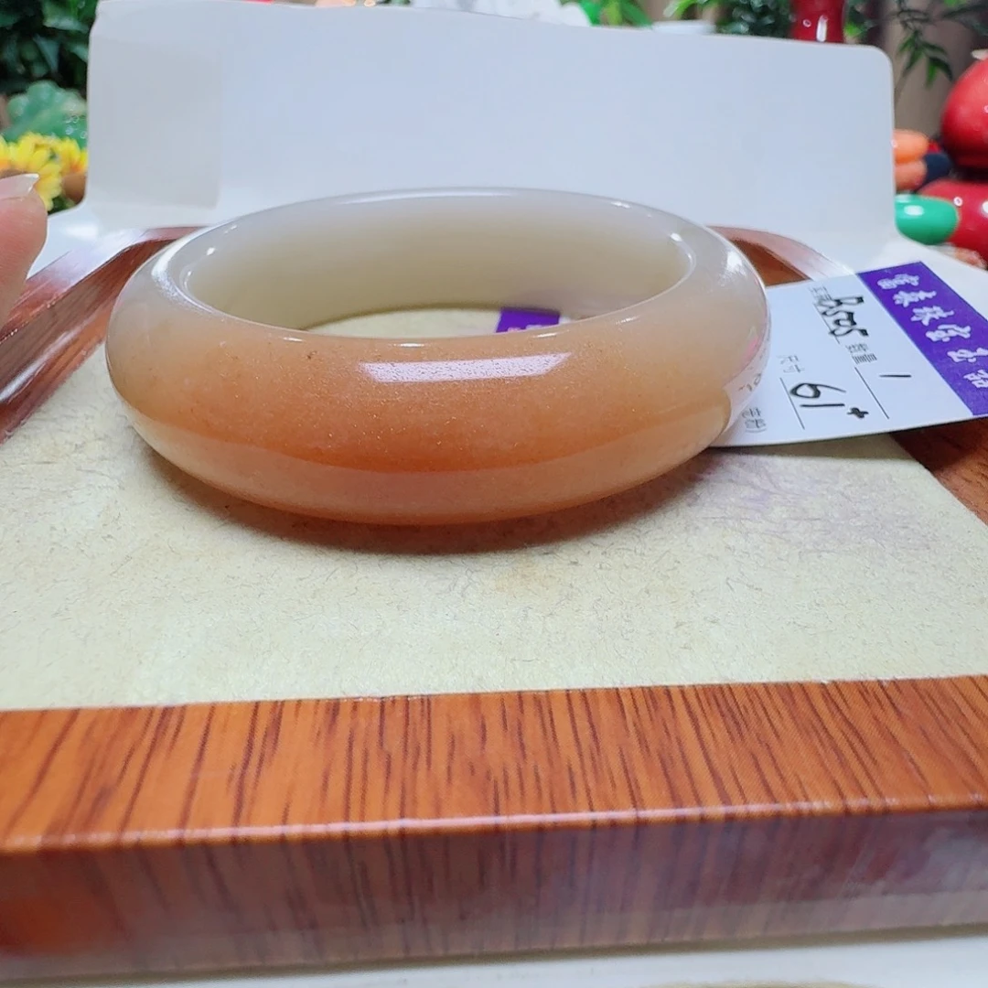 荷***英未镶嵌手镯石英质玉