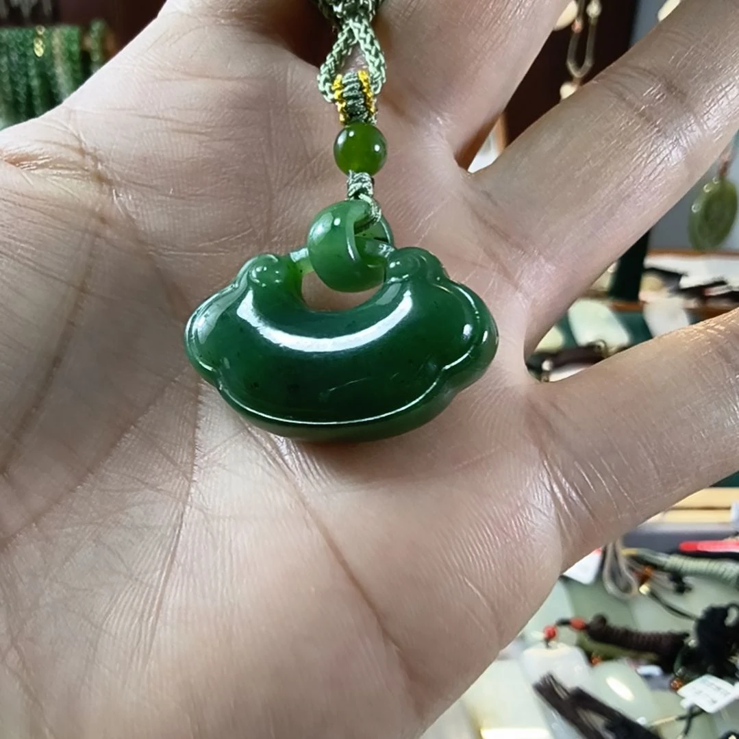 和田玉9K金镶嵌颈饰