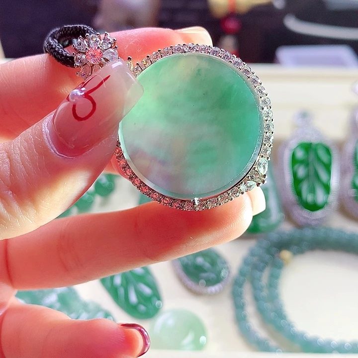 翡翠颈饰银S925镶嵌天然