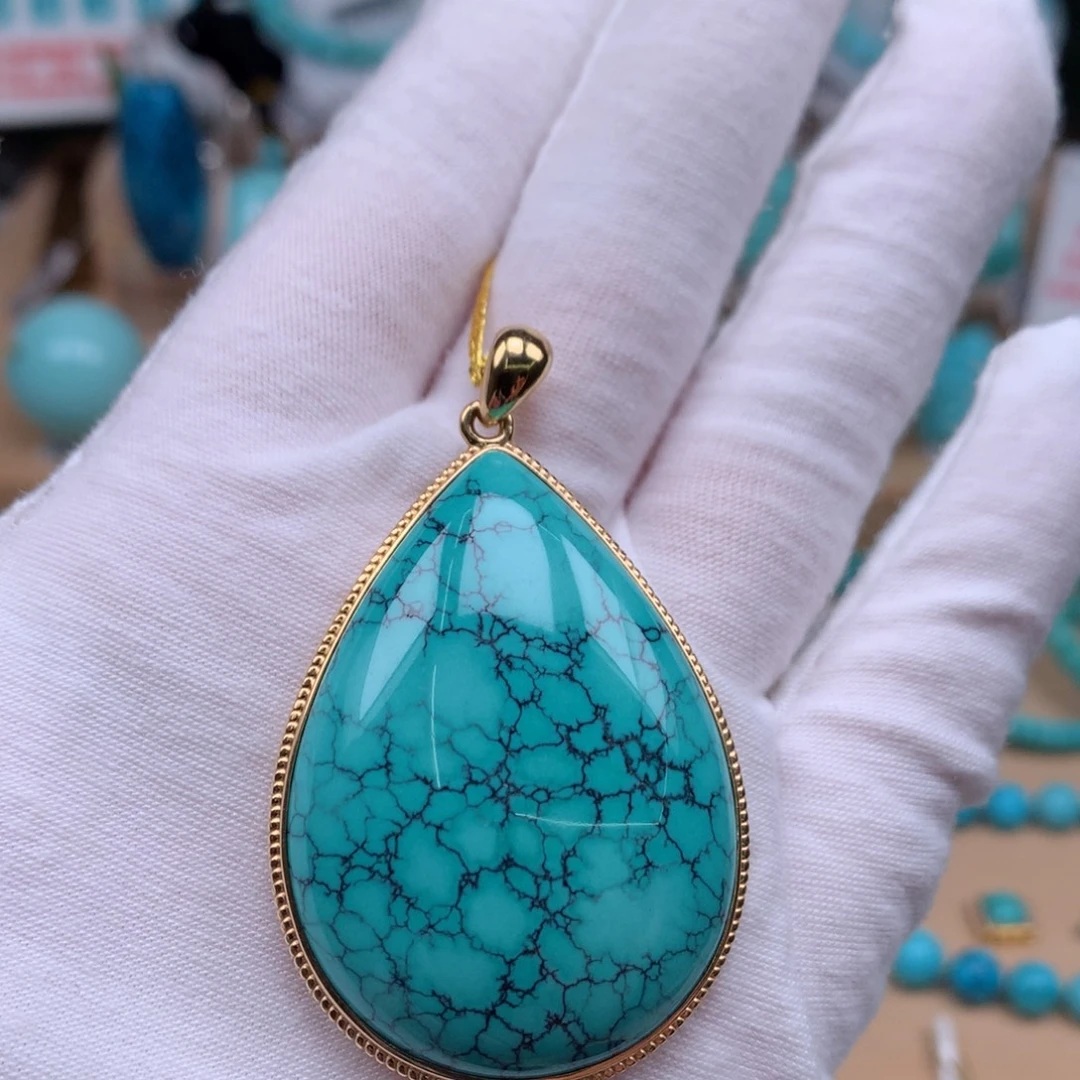 18K金镶嵌绿松石珠宝奇石