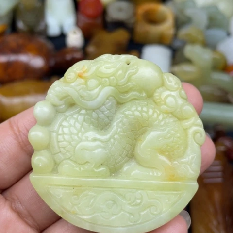 蛇纹石玉未镶嵌颈饰32