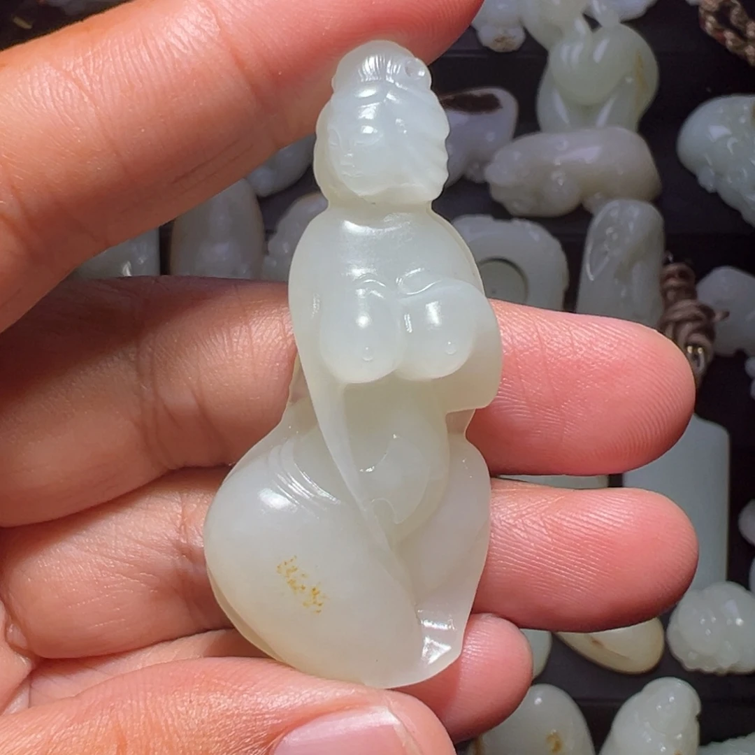 一***你和田玉未镶嵌颈饰