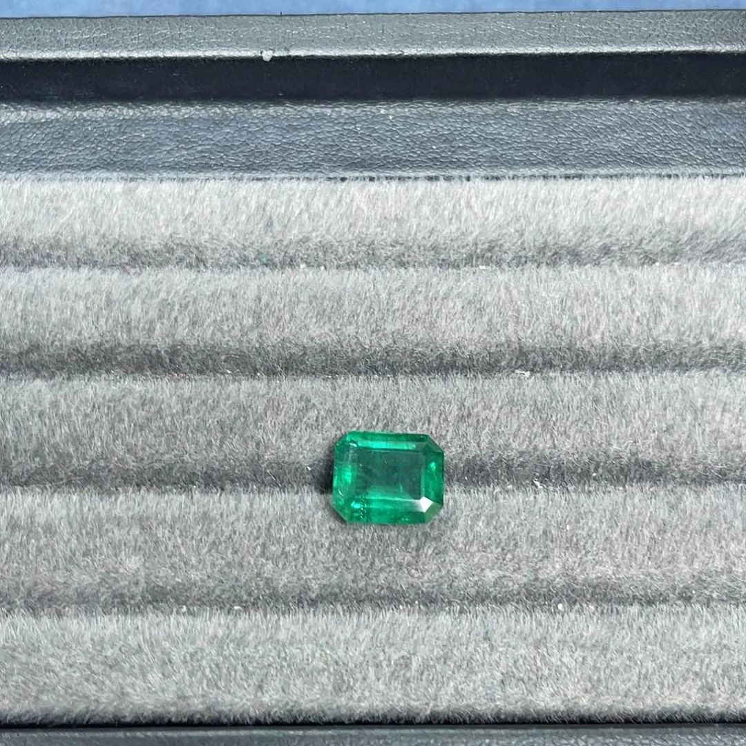L***a裸石祖母绿4.33ct赞比亚