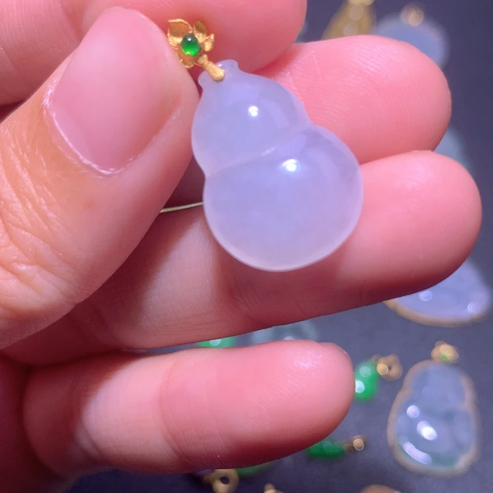 颈饰18K金镶嵌翡翠翡翠