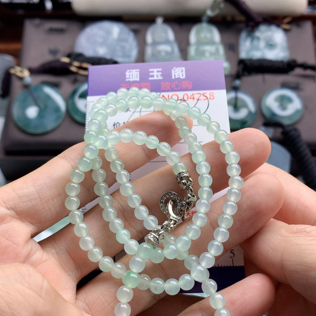 翡翠未镶嵌颈饰珠子