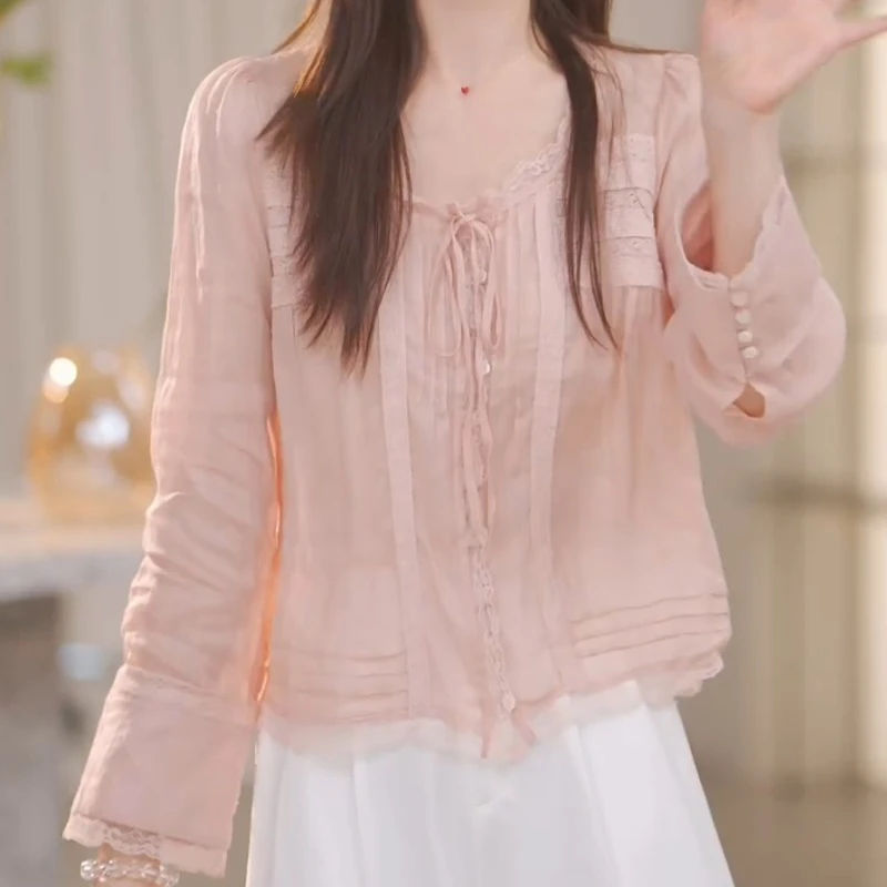 2025秋款时尚百搭法式粉色精致花边减龄圆领长袖衬衫LK2505349