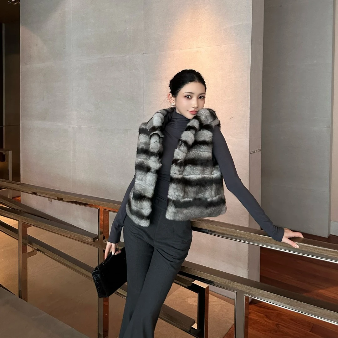 SX善喜龙猫纹天鹅绒兔毛皮草连帽马甲背心女高级轻奢时髦毛毛上衣
