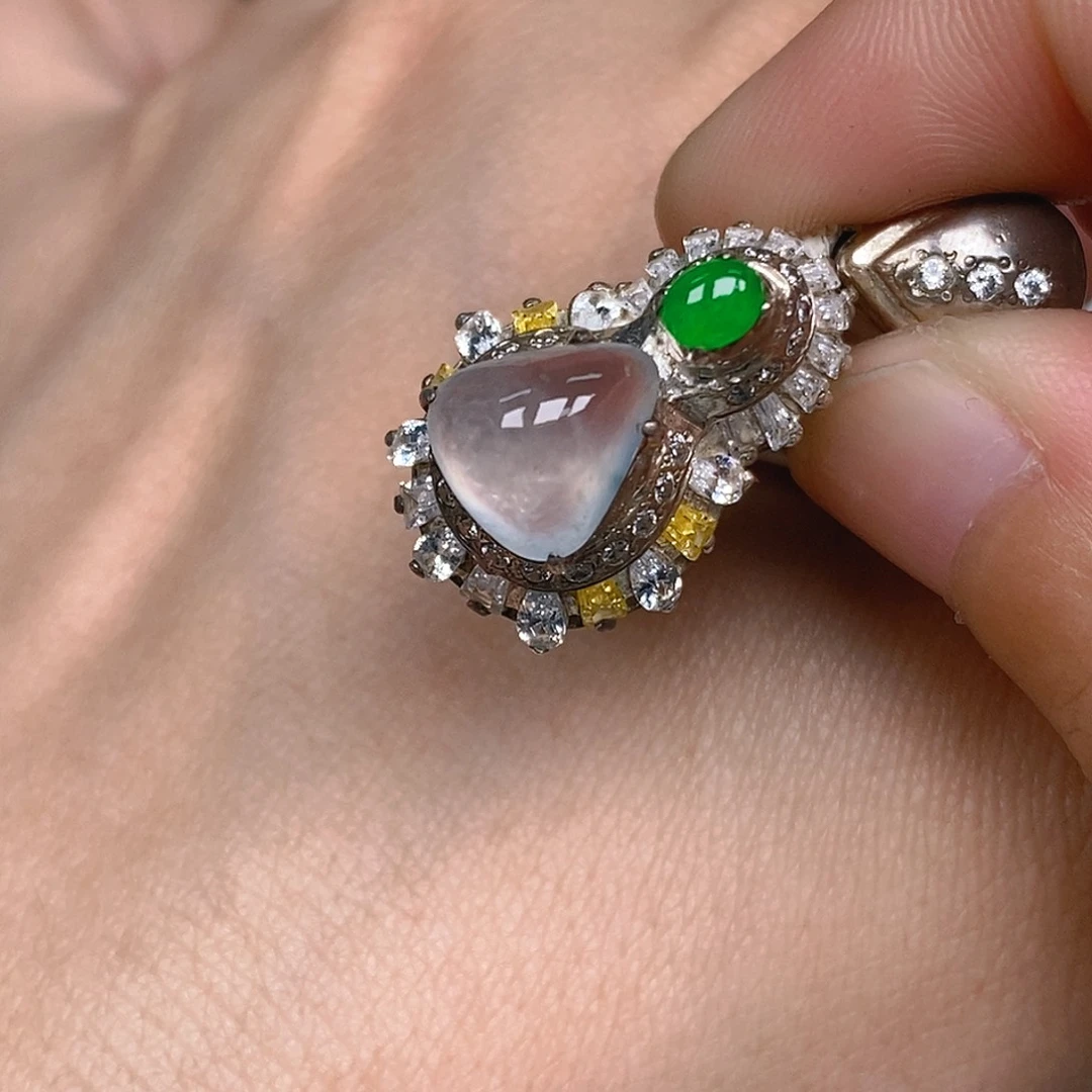 翡翠戒指未镶嵌翡翠