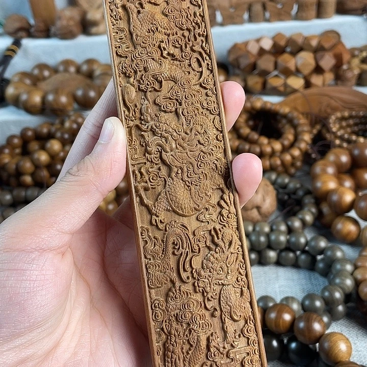 木老山檀书签雕刻件
