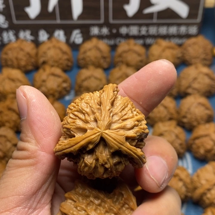 狼***@文玩核桃文玩核桃