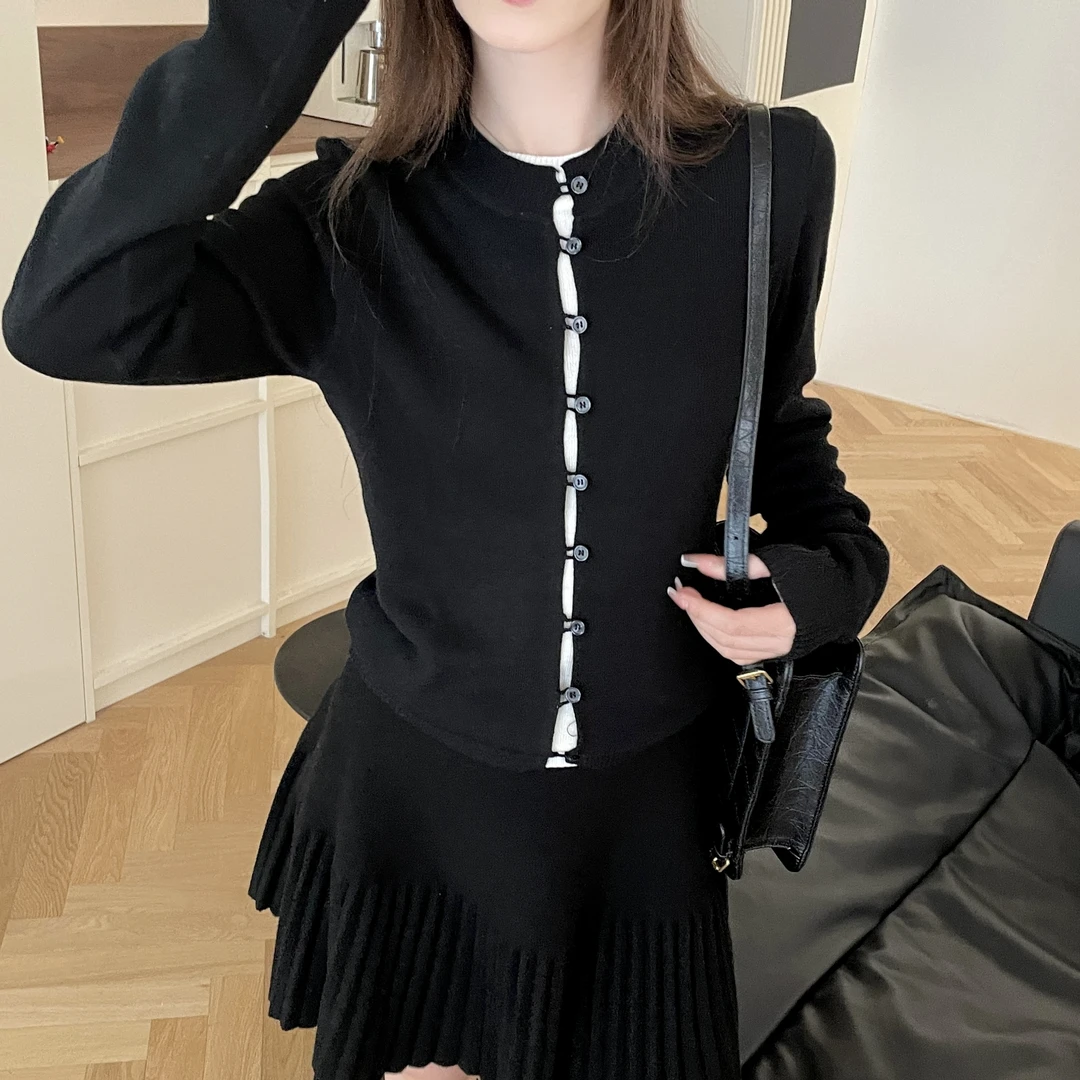 圆领修身拼色假两件针织开衫女早秋排扣长袖毛衣WPL2888