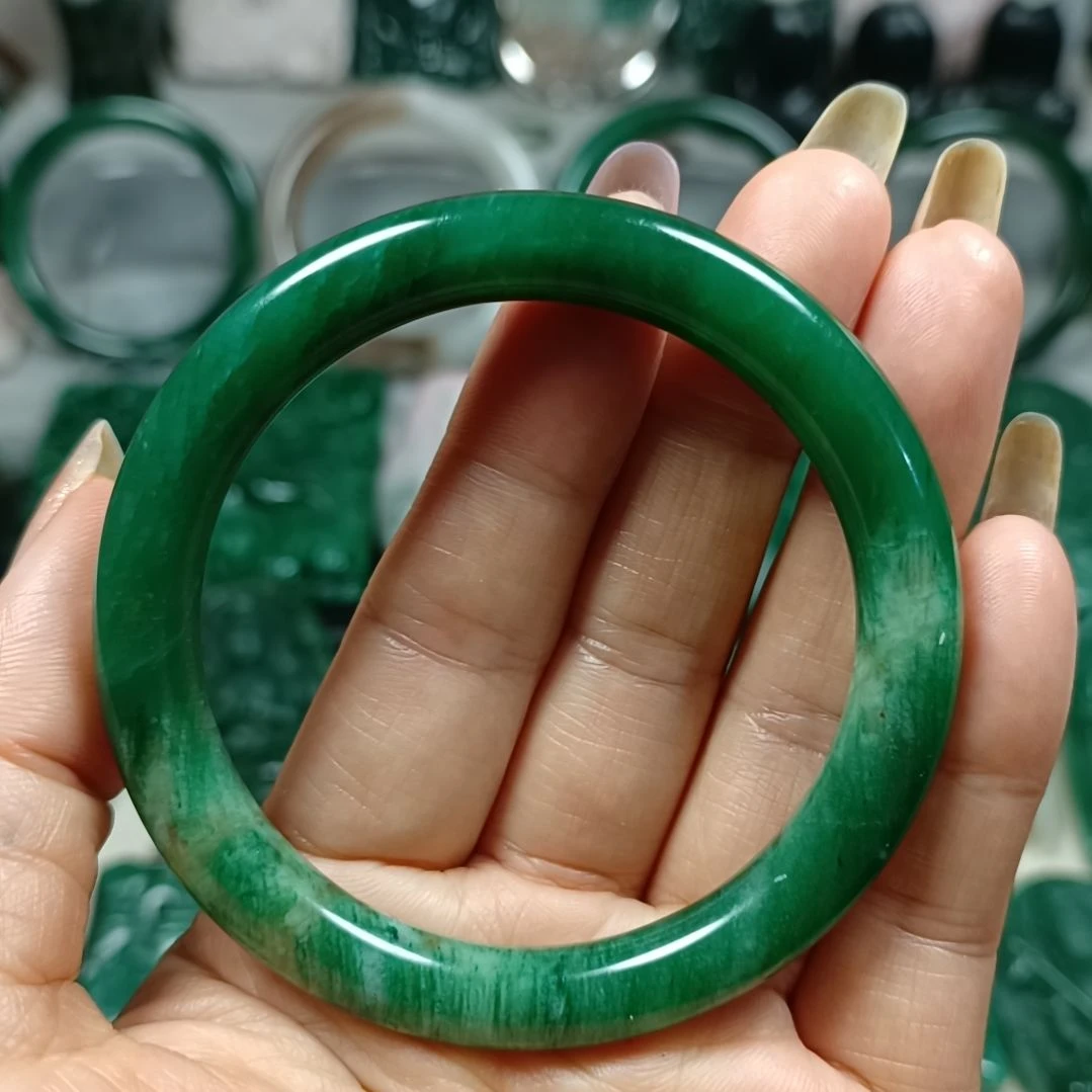 独山玉未镶嵌手镯55