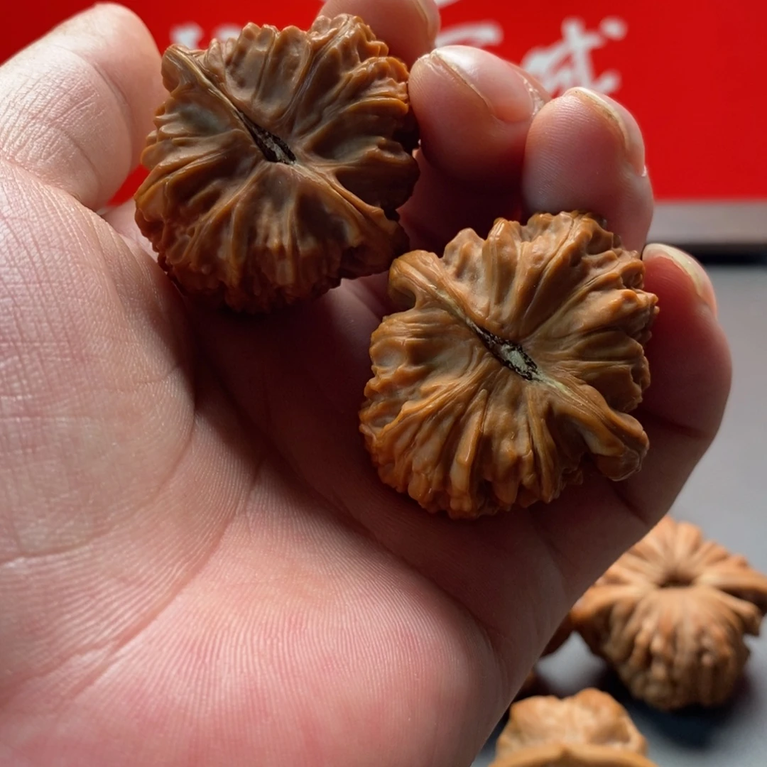 吊坠文玩核桃三角白39