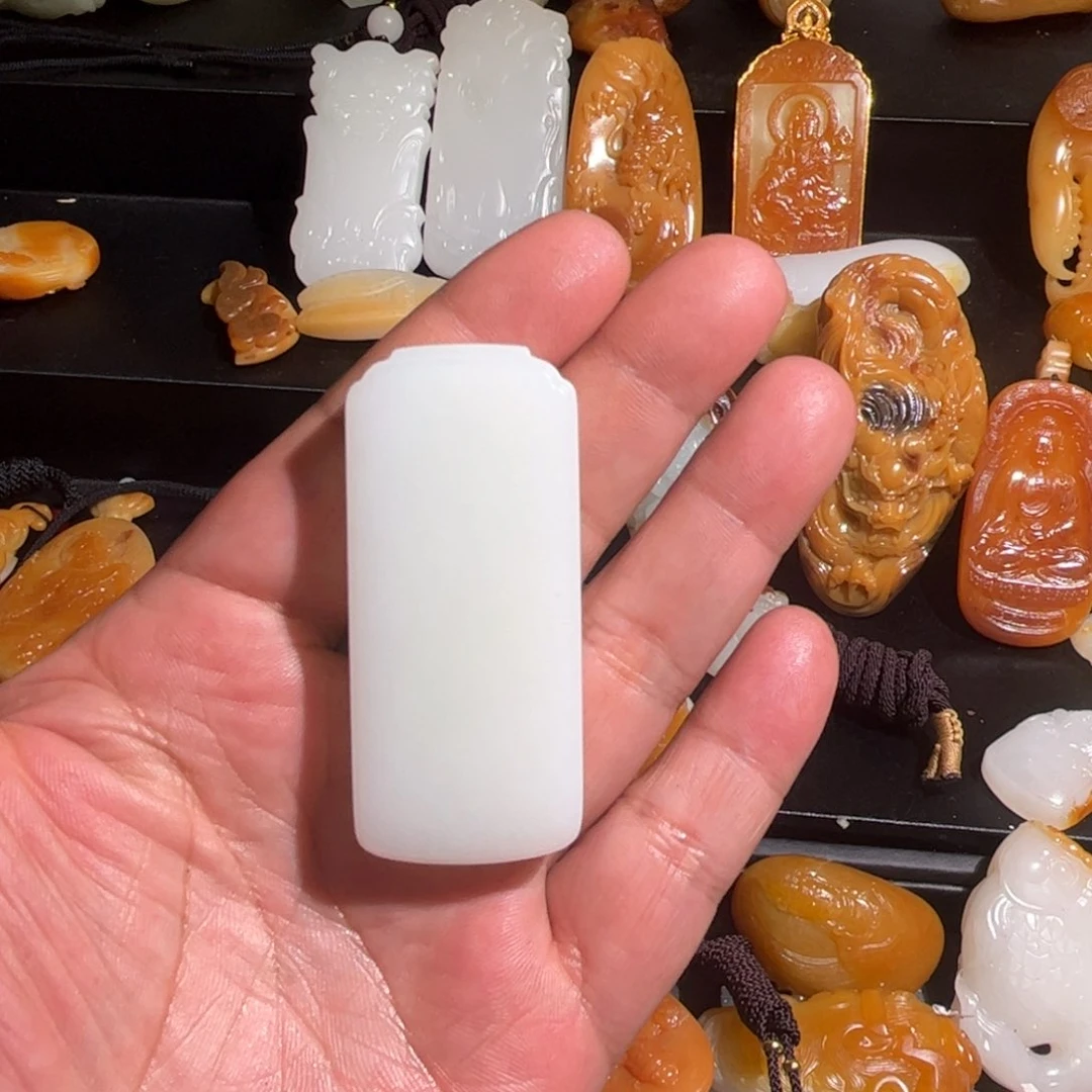 和田玉挂件未镶嵌沈*彤