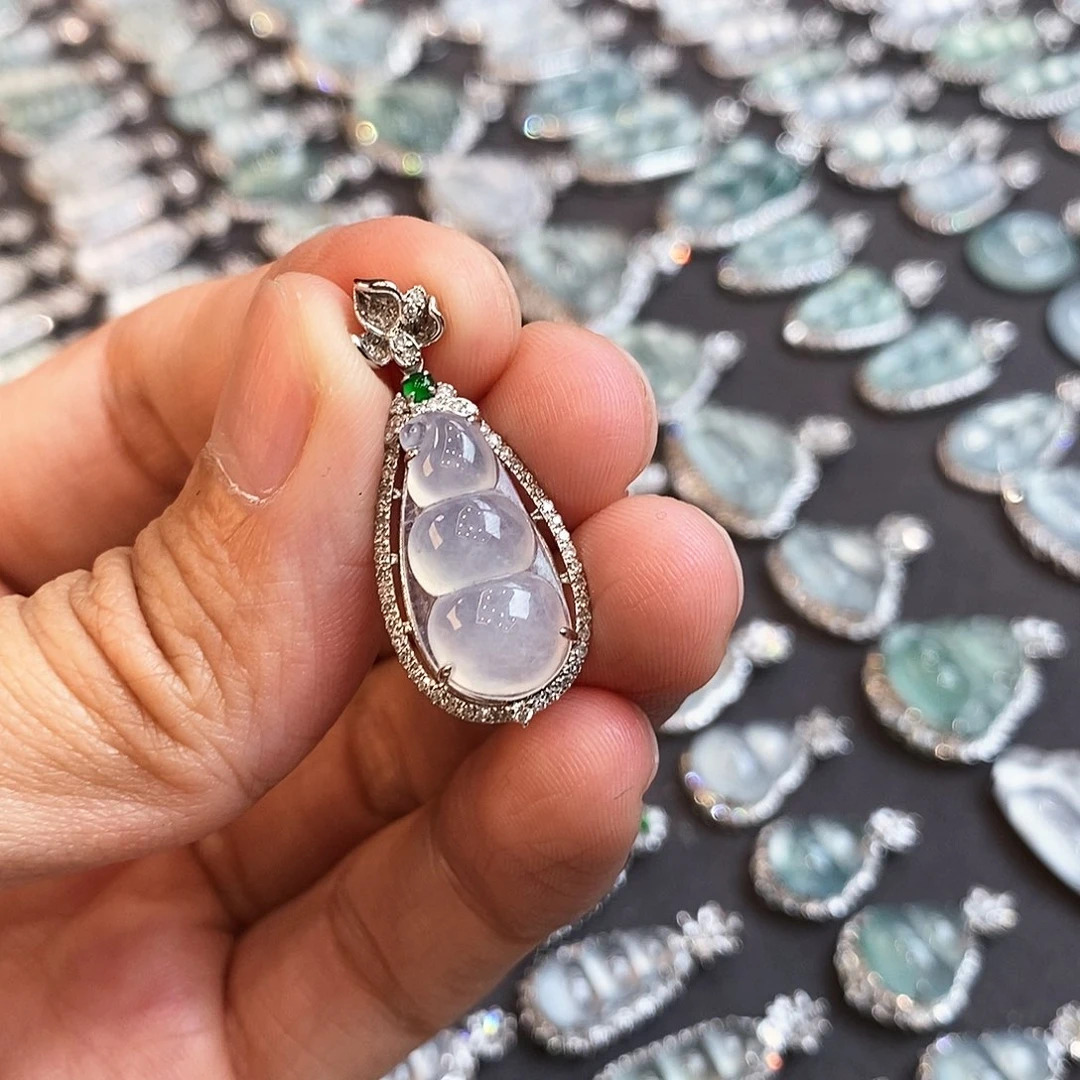 翡翠颈饰18K金镶嵌?****?啊啊啊啊啊