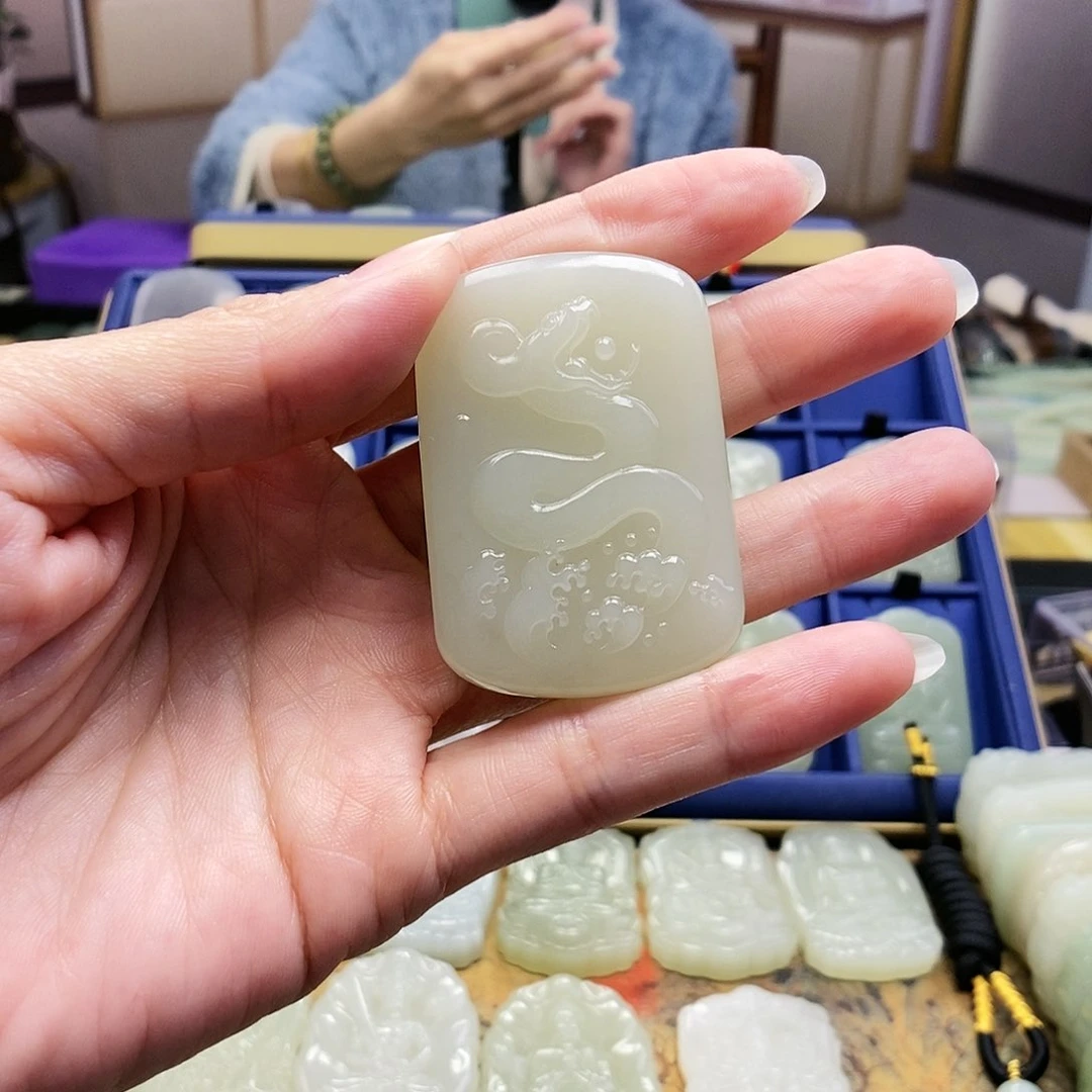 和田玉颈饰未镶嵌?****?