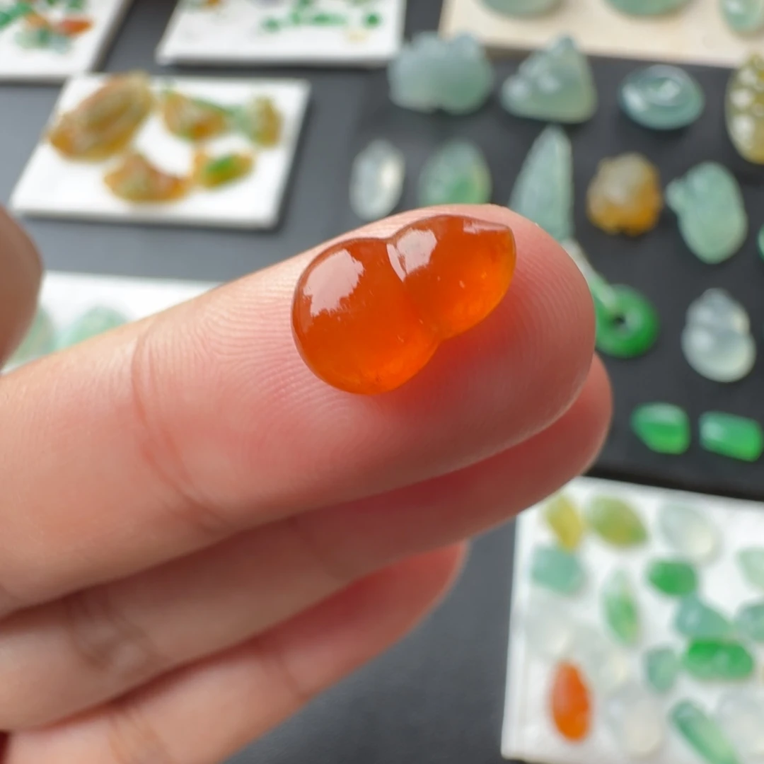 定制翡翠未镶嵌冰红翡葫芦