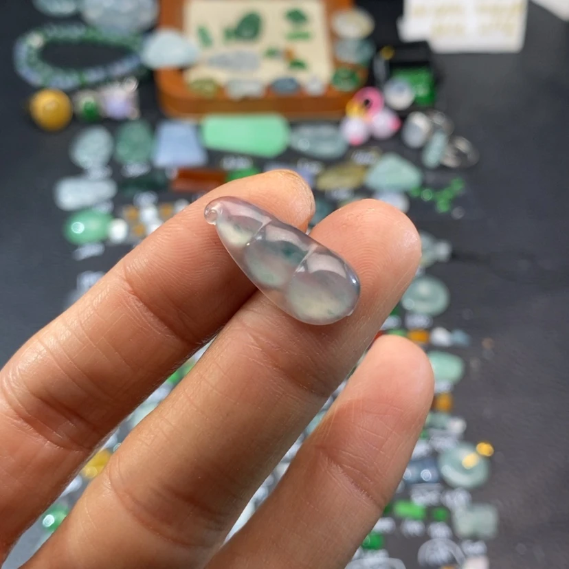 【闪购商品】翡翠挂件未镶嵌豆子