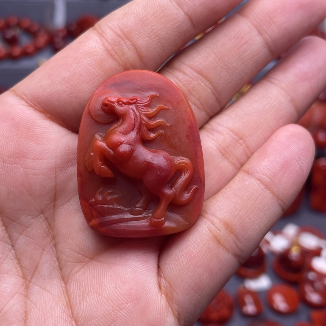 未镶嵌南红玛瑙珠宝奇石马牌吊坠