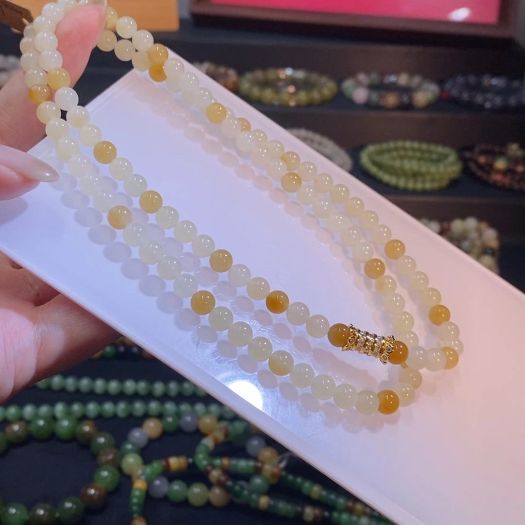 颈饰未镶嵌和田玉