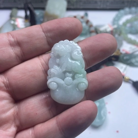 瑾***瑜翡翠未镶嵌颈饰挂件