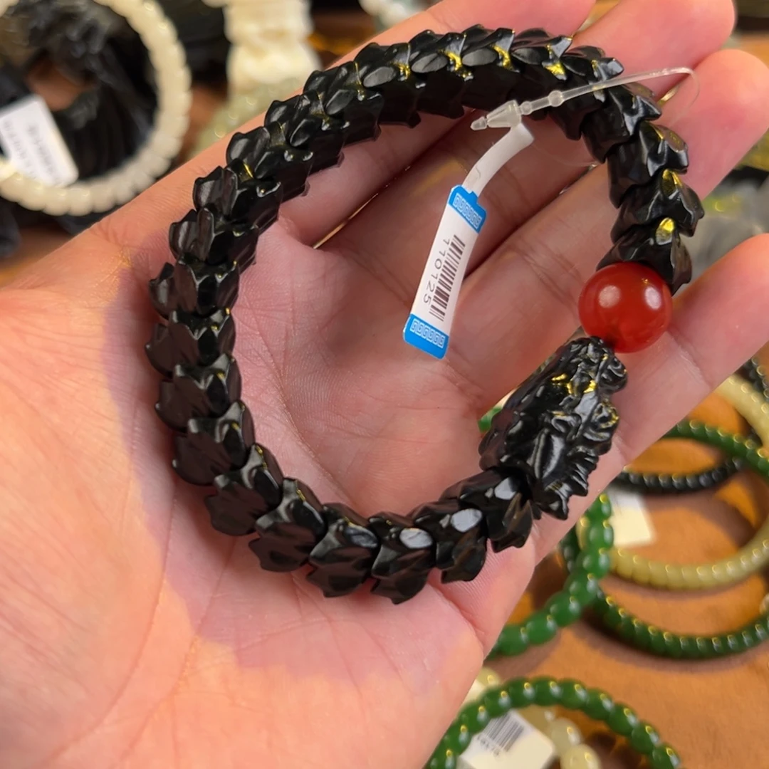 *****颈饰未镶嵌和田玉