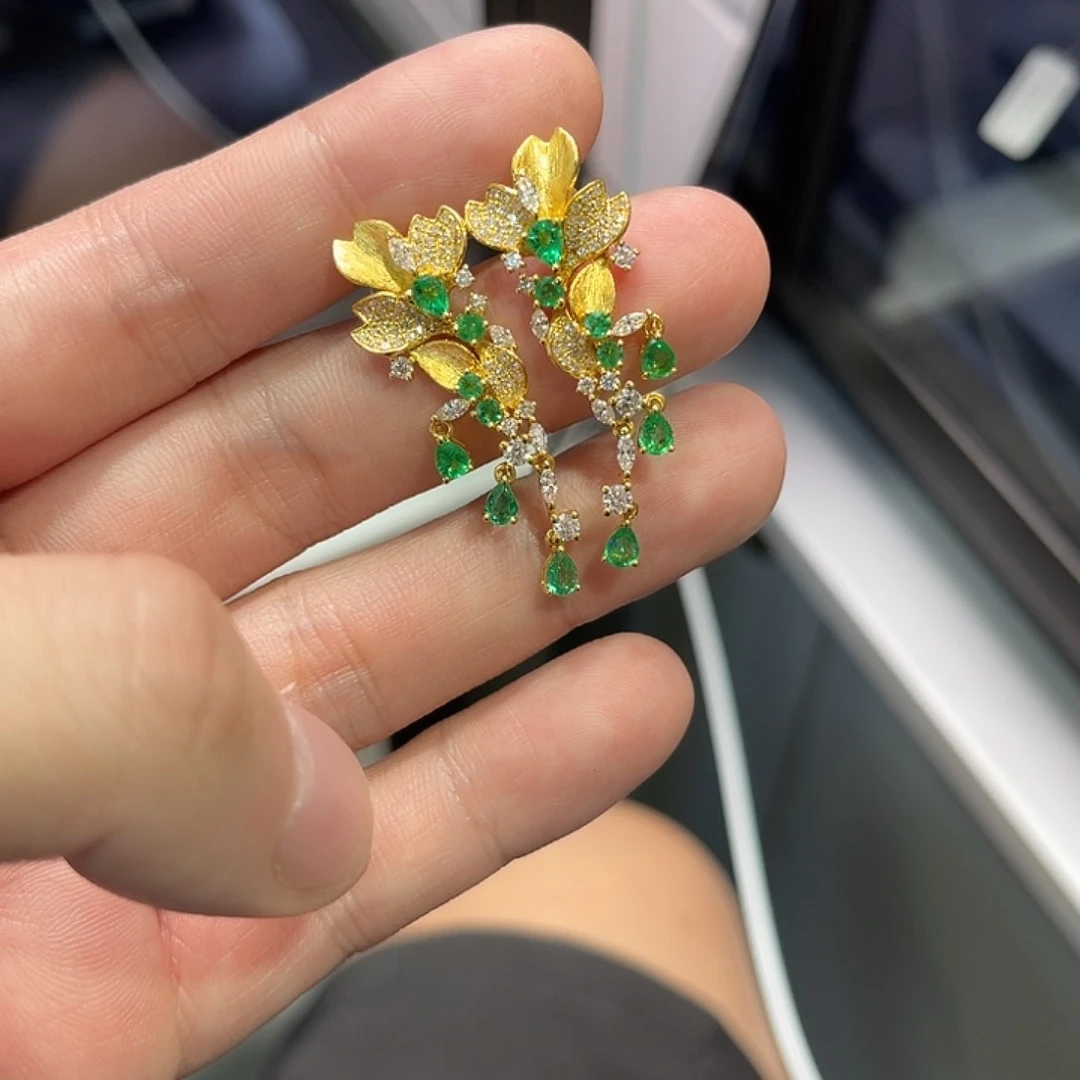 18K金镶嵌耳饰祖母绿