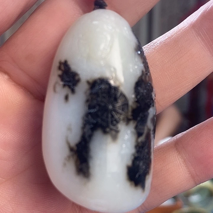 和田玉未镶嵌吊坠(赠链)