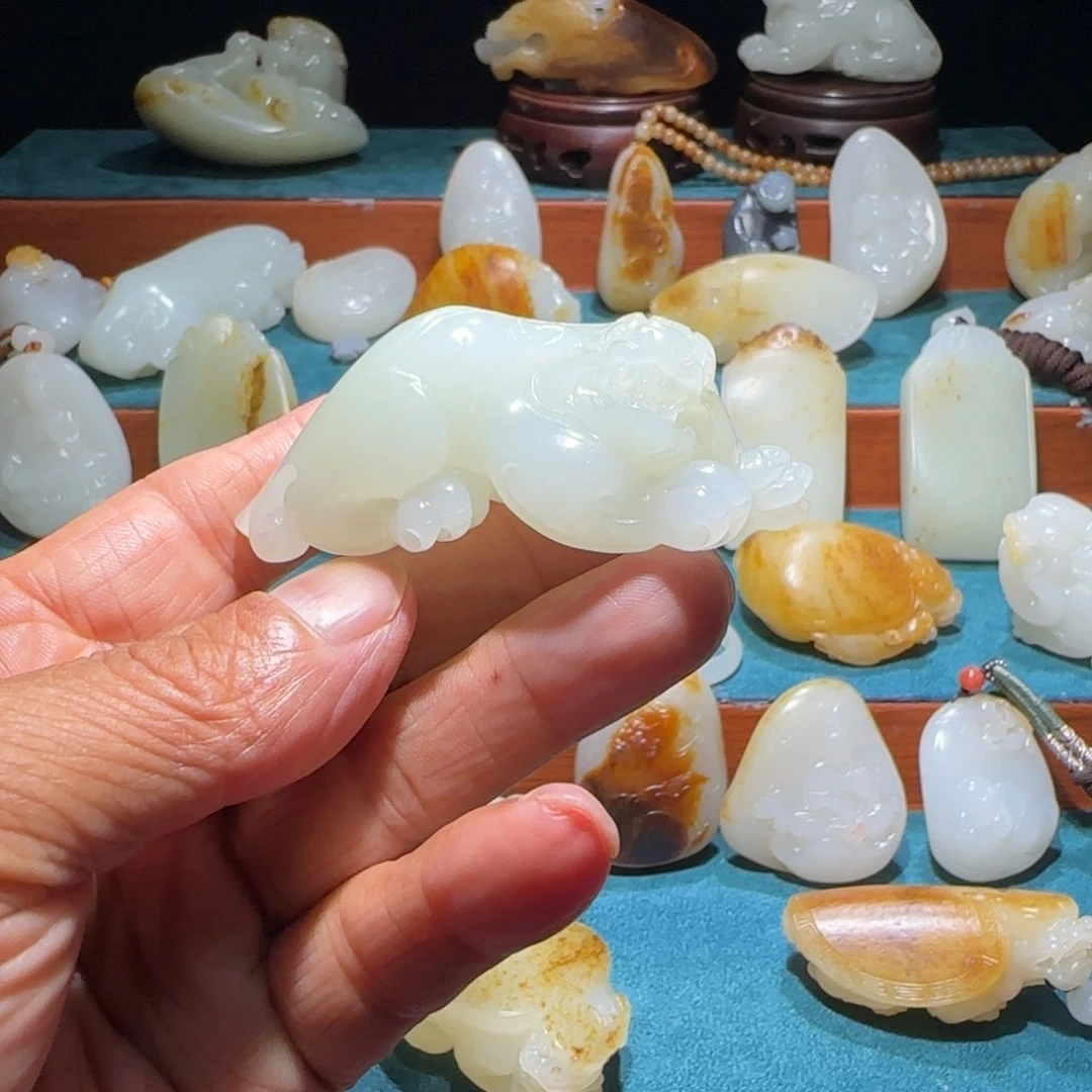 G***k和田玉未镶嵌颈饰