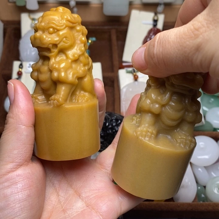 钠长石玉合金颈饰