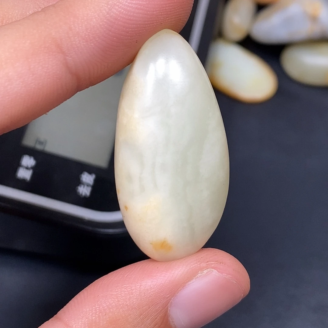 和田玉（糖玉）未镶嵌挂件