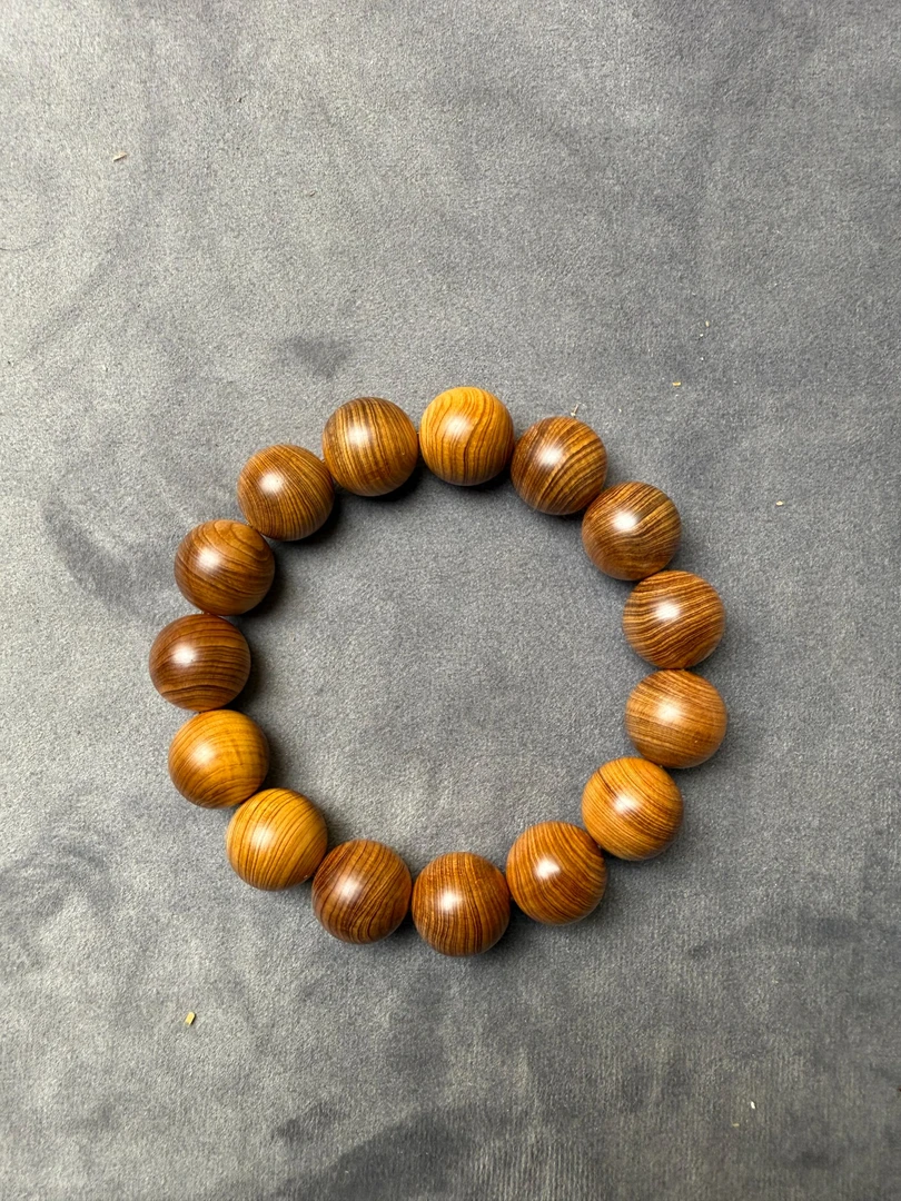 保真太行崖柏陈化料1.5手串 甜香型 纹理细腻 味道浓厚