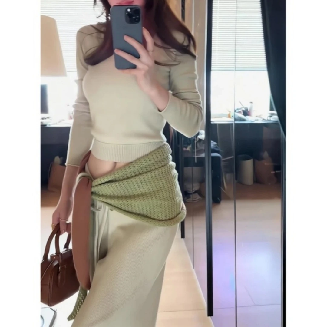 老钱风气质圆领长袖针织衫女装秋季修身显瘦独特漂亮百搭短款上衣
