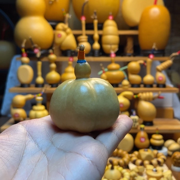 龙***主天然葫芦自然生长